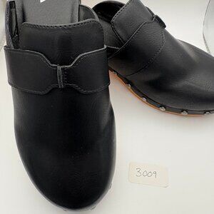 MIA slip on clogs black - Excellent Used Condition - size 7.5